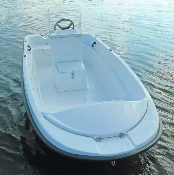 Стеклопластиковая лодка Пингвин с консолью (тримаран) в Набережных Челнах