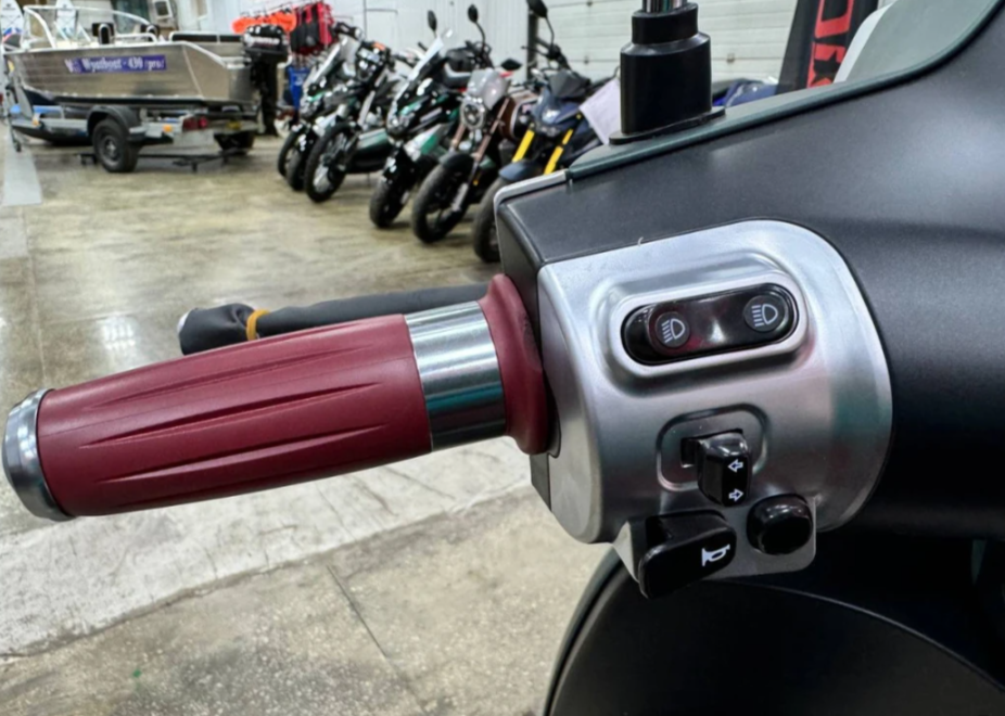 Скутер PROMAX Miami 240 (49) в Набережных Челнах