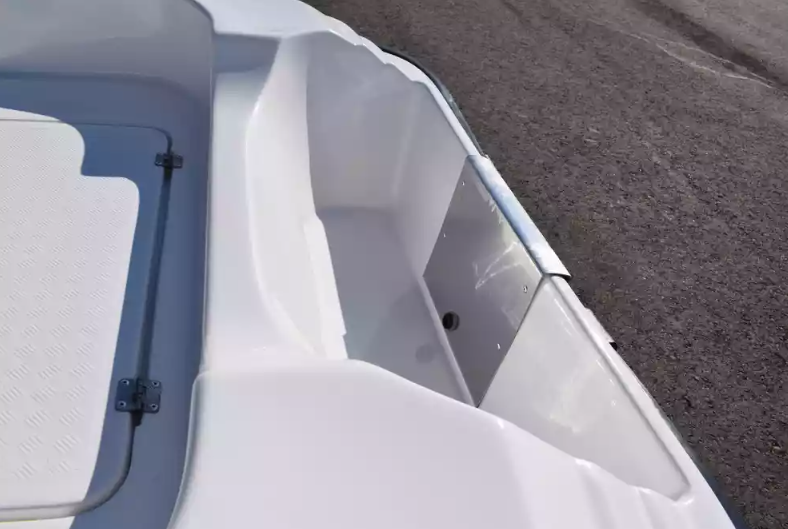 Стеклопластиковая лодка Пингвин (тримаран) в Набережных Челнах