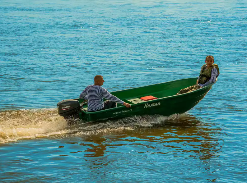 Стеклопластиковая лодка Neman-340 (тримаран) в Набережных Челнах
