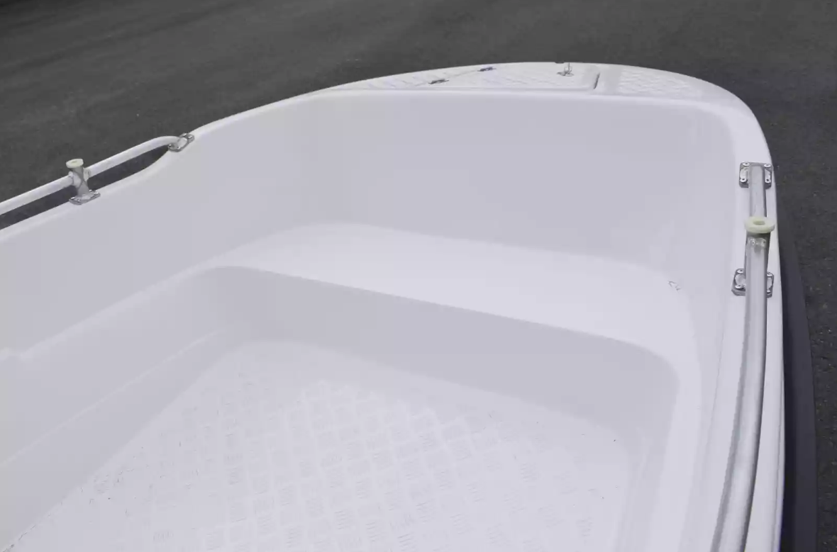 Стеклопластиковая лодка Пингвин New (тримаран) в Набережных Челнах