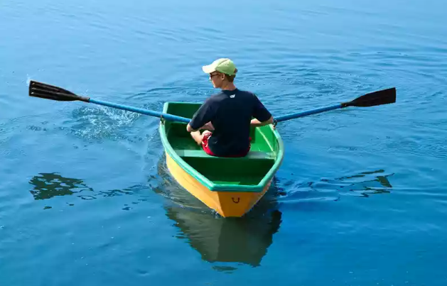 Стеклопластиковая лодка Малютка в Набережных Челнах
