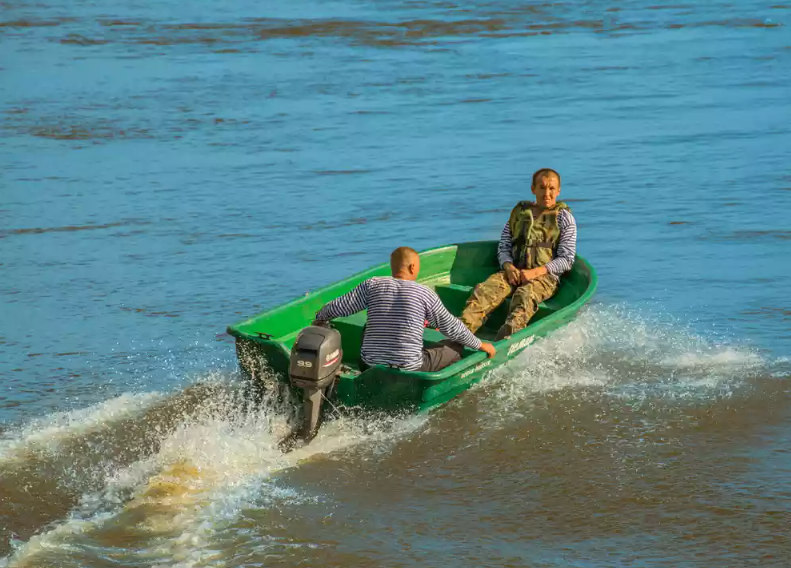 Стеклопластиковая лодка Neman-340 (тримаран) в Набережных Челнах