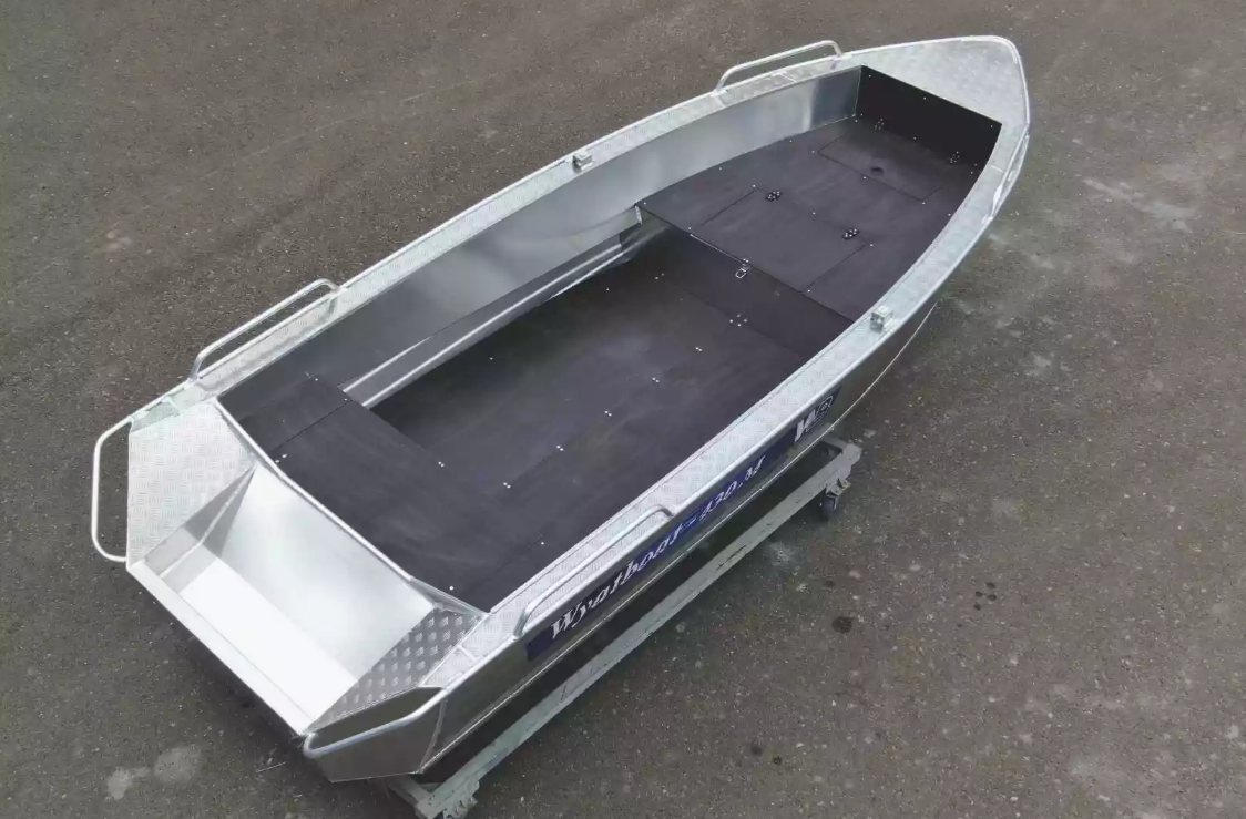 Алюминиевая лодка  Wyatboat-430М FISH в Набережных Челнах