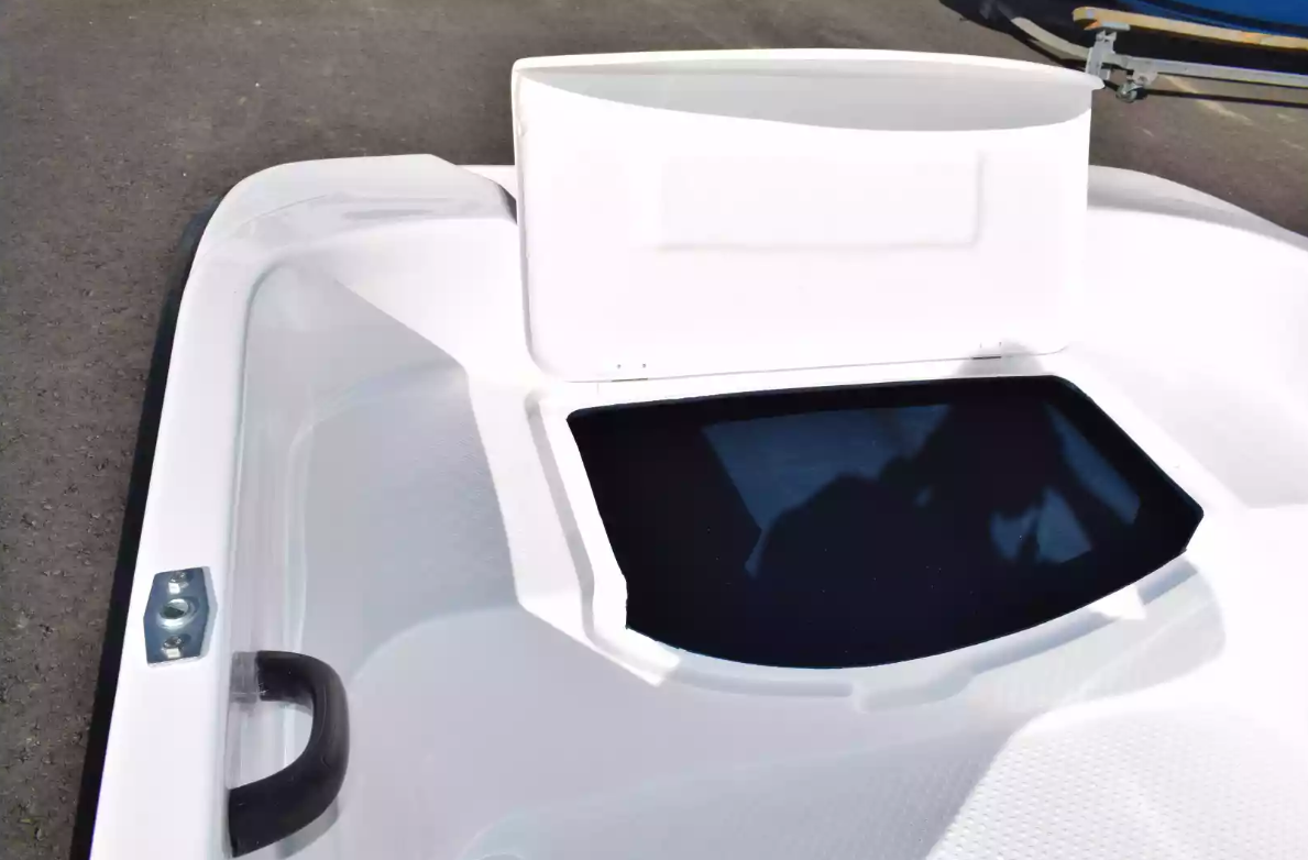 Стеклопластиковая лодка Пингвин (тримаран) в Набережных Челнах