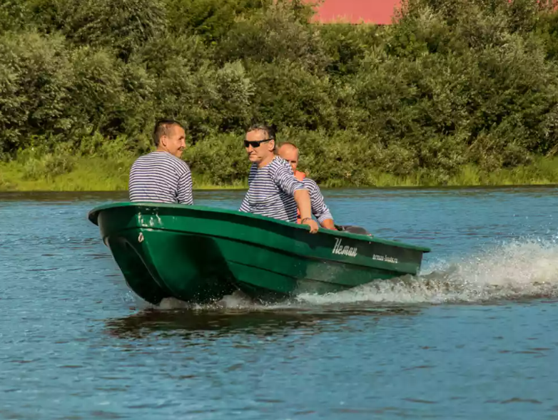 Стеклопластиковая лодка Neman-340 (тримаран) в Набережных Челнах
