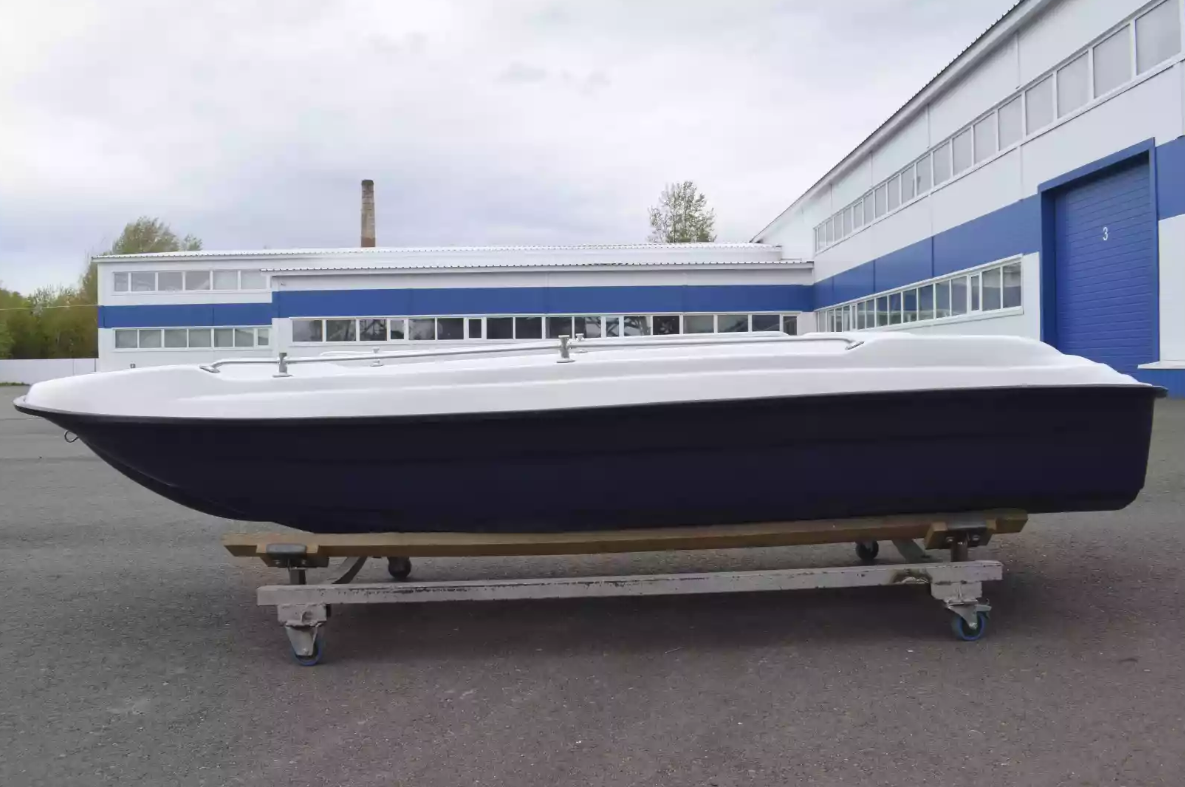 Стеклопластиковая лодка Пингвин New (тримаран) в Набережных Челнах