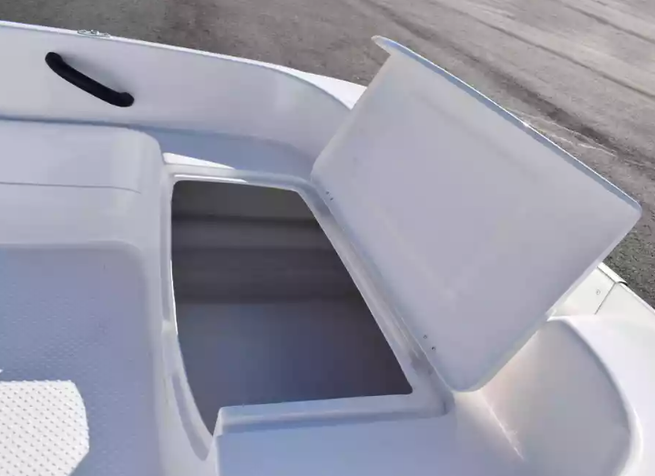 Стеклопластиковая лодка Пингвин (тримаран) в Набережных Челнах